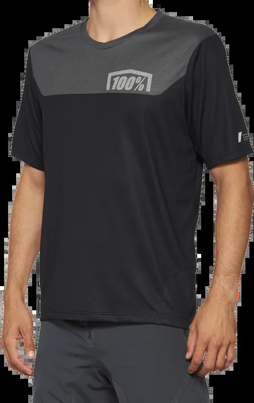 100% Airmatic Jersey – Short-Sleeve – Black/Charcoal – Small 40014-00000
