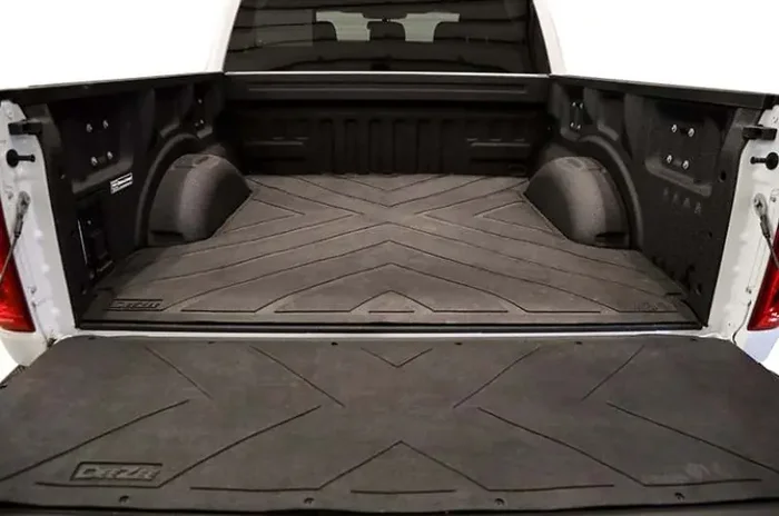 Deezee 07-18 Chevrolet Silverado Heavyweight Bed Mat – Custom Fit 6 1/2Ft Bed (X Pattern)