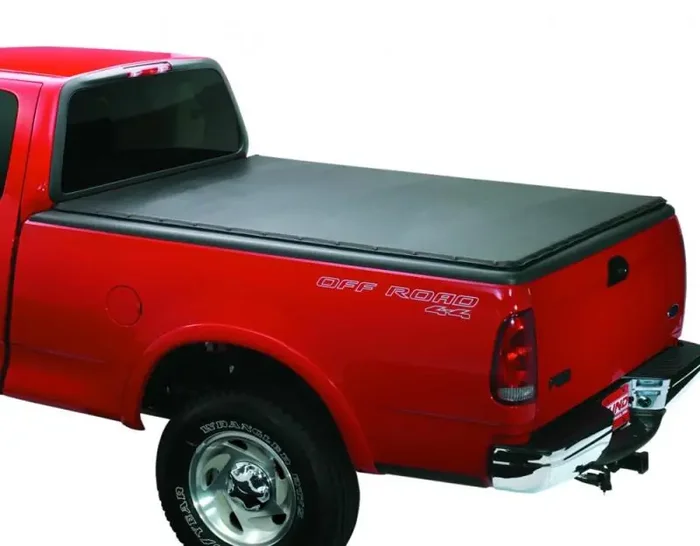 Lund 07-17 Toyota Tundra (5.5ft. Bed) Genesis Snap Tonneau Cover – Black
