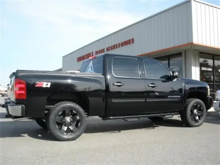 N-Fab Nerf Step 11-14 Chevy-GMC 2500/3500 Crew Cab – Gloss Black – Cab Length – 3in